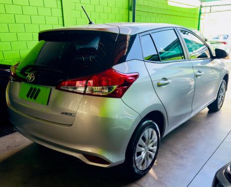 TOYOTA Yaris Hatch 1.5 16V 4P FLEX XL MULTIDRIVE AUTOMTICO CVT, Foto 6
