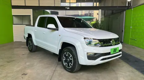 VOLKSWAGEN Amarok 3.0 V6 CABINE DUPLA CONFORT 4X4 TURBO INTERCOOLER AUTOMTICO, Foto 4