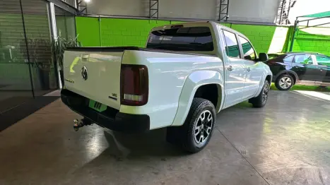 VOLKSWAGEN Amarok 3.0 V6 CABINE DUPLA CONFORT 4X4 TURBO INTERCOOLER AUTOMTICO, Foto 5