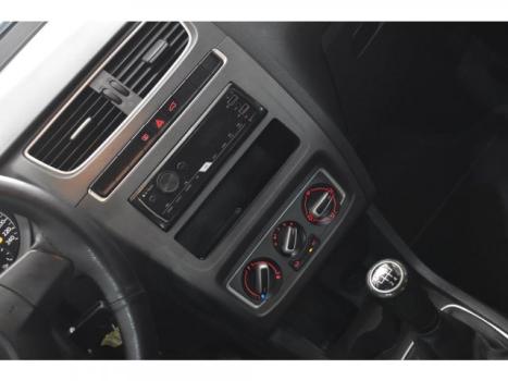 VOLKSWAGEN Fox 1.6 4P, Foto 5