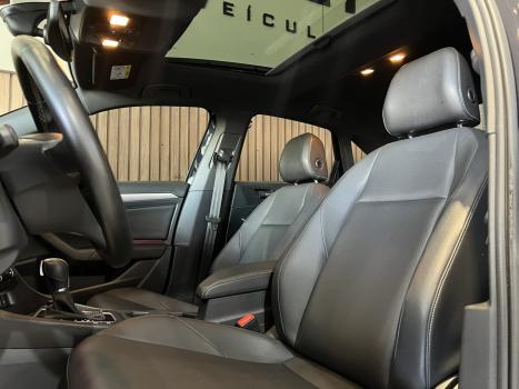 VOLKSWAGEN Jetta 1.4 4P 250 TSI R-LINE AUTOMTICO, Foto 19