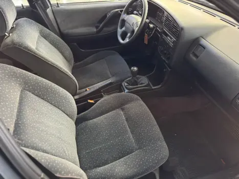 VOLKSWAGEN Passat 2.0 4P GL, Foto 12