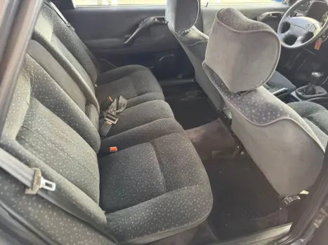 VOLKSWAGEN Passat 2.0 4P GL, Foto 14