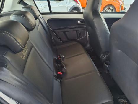 VOLKSWAGEN UP 1.0 12V RED BLACK WHITE FLEX, Foto 11