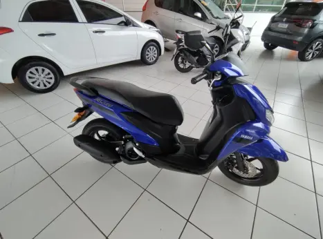 YAMAHA Fluo 125 ABS, Foto 6