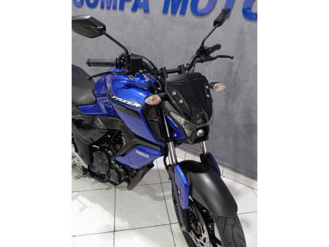 YAMAHA FZ 15 Fazer ABS, Foto 3