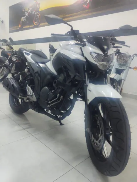 YAMAHA FZ 25 250 Fazer Flex , Foto 1