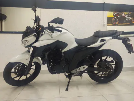 YAMAHA FZ 25 250 Fazer Flex , Foto 3