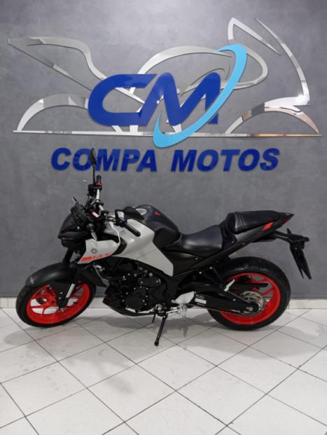 YAMAHA MT-03 300 ABS, Foto 4