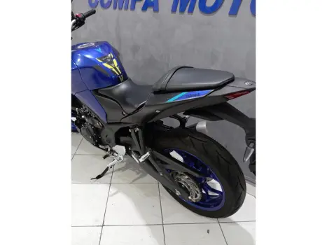 YAMAHA MT-03 300 ABS, Foto 4