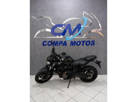 YAMAHA MT-07 700 ABS, Foto 3