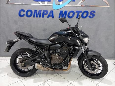 YAMAHA MT-07 700 ABS, Foto 1