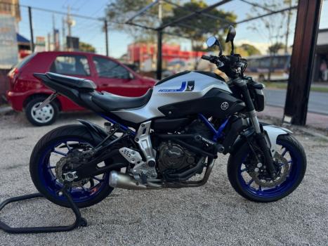 YAMAHA MT-07 700 ABS, Foto 6