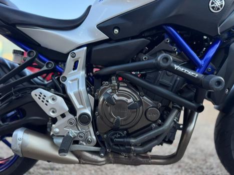 YAMAHA MT-07 700 ABS, Foto 8