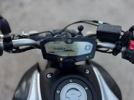 YAMAHA MT-07 700 ABS, Foto 13