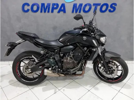 YAMAHA MT-07 700 ABS, Foto 1