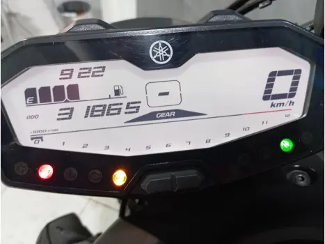 YAMAHA MT-07 700 ABS, Foto 2