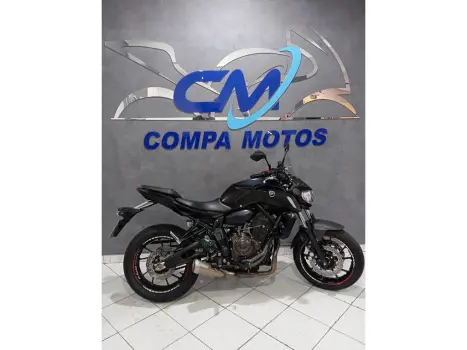 YAMAHA MT-07 700 ABS, Foto 3