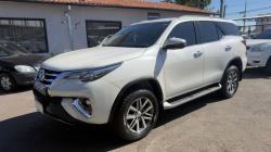 TOYOTA Hilux SW4 2.8 16V 4P SRX 4X4 7 LUGARES TURBO DIESEL AUTOMÁTICO TOYOTA Hilux SW4 2.8 16V 4P SRX 4X4 7 LUGARES TURBO DIESEL AUTOMÁTICO