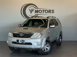 TOYOTA Hilux SW4 