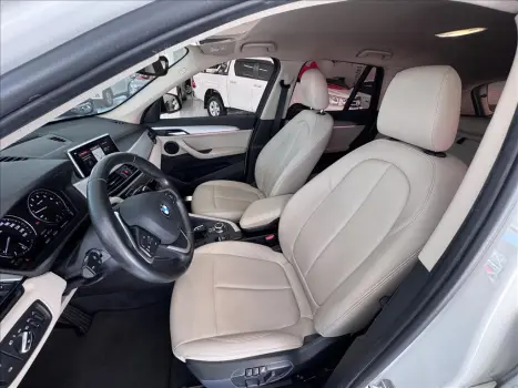 BMW X1 2.0 16V 4P SDRIVE 20I ACTIVEFLEX TURBO AUTOMÁTICO, Foto 9 BMW X1 2.0 16V 4P SDRIVE 20I ACTIVEFLEX TURBO AUTOMÁTICO, Foto 9