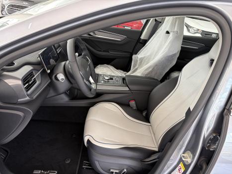 BYD King 1.5 16V 4P GS DM-I PHEV AUTOM�TICO, Foto 10