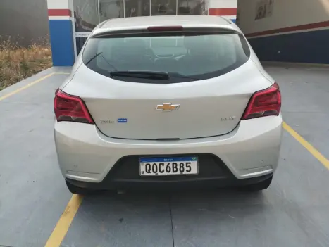 CHEVROLET Onix Hatch 1.4 4P FLEX LT, Foto 4
