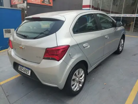 CHEVROLET Onix Hatch 1.4 4P FLEX LT, Foto 5