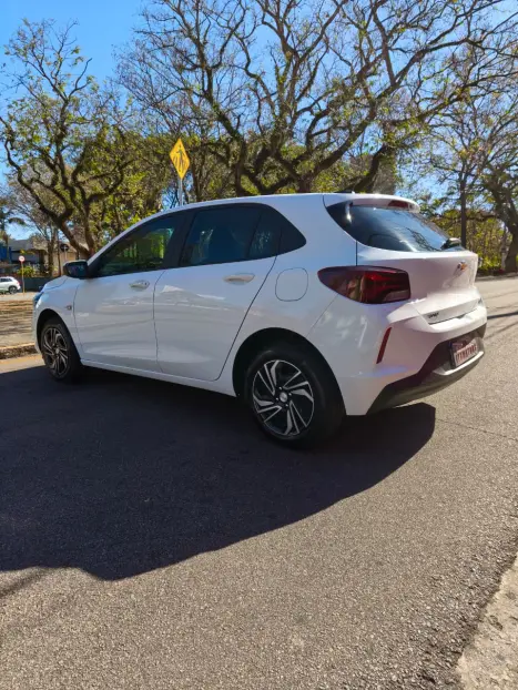 CHEVROLET Onix Hatch 1.0 4P FLEX LT, Foto 4 CHEVROLET Onix Hatch 1.0 4P FLEX LT, Foto 4