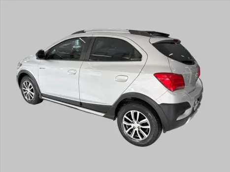 CHEVROLET Onix Hatch 1.4 4P FLEX ACTIV AUTOM�TICO, Foto 5