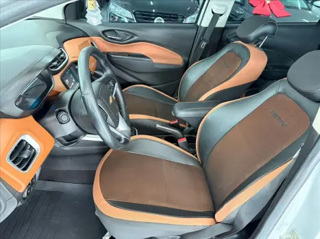 CHEVROLET Onix Hatch 1.4 4P FLEX ACTIV AUTOM�TICO, Foto 10