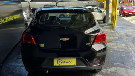 CHEVROLET Onix Hatch 1.4 4P FLEX LTZ AUTOM�TICO, Foto 5