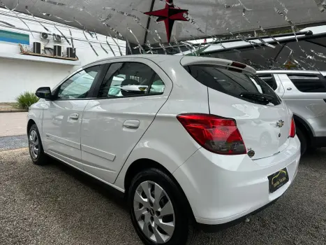 CHEVROLET Onix Hatch 1.4 4P FLEX LT, Foto 4