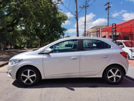 CHEVROLET Onix Hatch 1.4 4P FLEX LTZ, Foto 4
