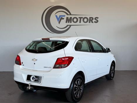 CHEVROLET Onix Hatch 1.4 4P FLEX LTZ AUTOM�TICO, Foto 19