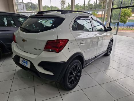 CHEVROLET Onix Hatch 1.4 4P FLEX ACTIV AUTOM�TICO, Foto 4