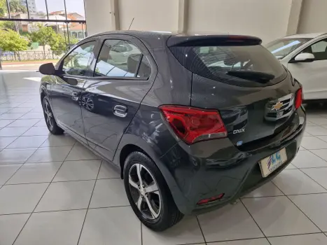 CHEVROLET Onix Hatch 1.4 4P FLEX LTZ, Foto 2