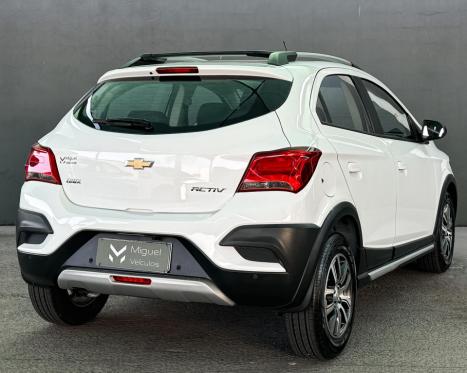 CHEVROLET Onix Hatch 1.4 4P FLEX ACTIV AUTOM�TICO, Foto 4
