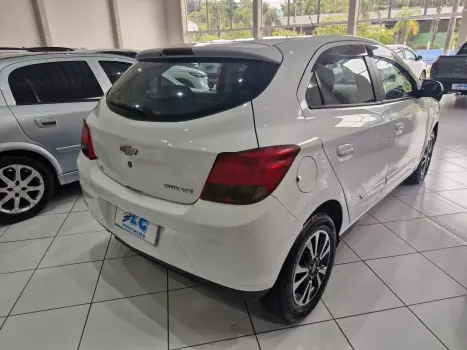 CHEVROLET Onix Hatch 1.4 4P FLEX LTZ, Foto 4