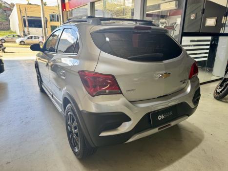 CHEVROLET Onix Hatch 1.4 4P FLEX ACTIV AUTOM�TICO, Foto 4