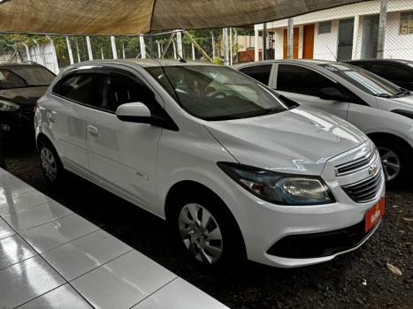 CHEVROLET Onix Hatch 1.4 4P FLEX LT, Foto 2