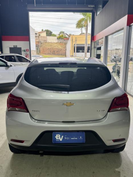 CHEVROLET Onix Hatch 1.4 4P FLEX LT, Foto 6