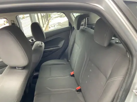 FORD Fiesta Hatch 1.6 16V 4P FLEX TITANIUM POWERSHIFT AUTOMÁTICO, Foto 10