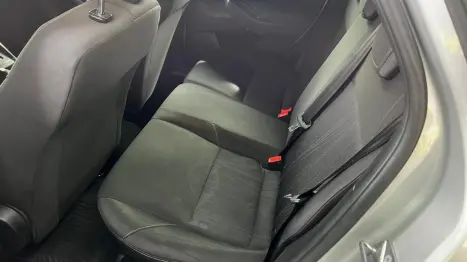 FORD Focus Sedan 2.0 16V 4P FLEX S POWERSHIFT AUTOM�TICO, Foto 13