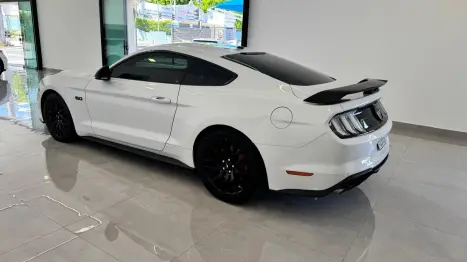 FORD Mustang 5.0 V8 24V GT PREMIUM COUPÉ, Foto 5 FORD Mustang 5.0 V8 24V GT PREMIUM COUPÉ, Foto 5