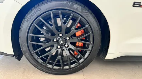 FORD Mustang 5.0 V8 24V GT PREMIUM COUPÉ, Foto 9 FORD Mustang 5.0 V8 24V GT PREMIUM COUPÉ, Foto 9