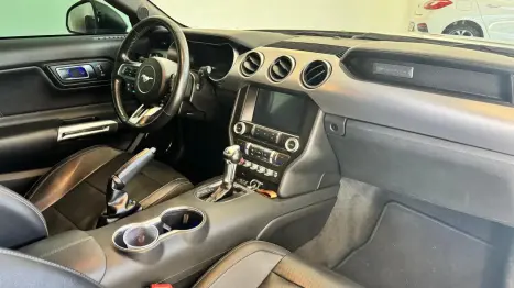 FORD Mustang 5.0 V8 24V GT PREMIUM COUPÉ, Foto 12 FORD Mustang 5.0 V8 24V GT PREMIUM COUPÉ, Foto 12