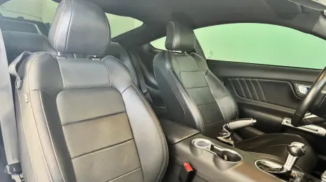 FORD Mustang 5.0 V8 24V GT PREMIUM COUPÉ, Foto 13 FORD Mustang 5.0 V8 24V GT PREMIUM COUPÉ, Foto 13