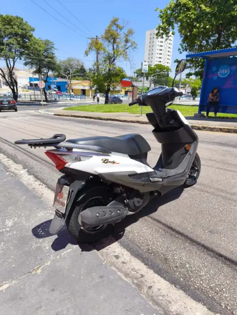 HAOJUE Lindy 125 , Foto 3