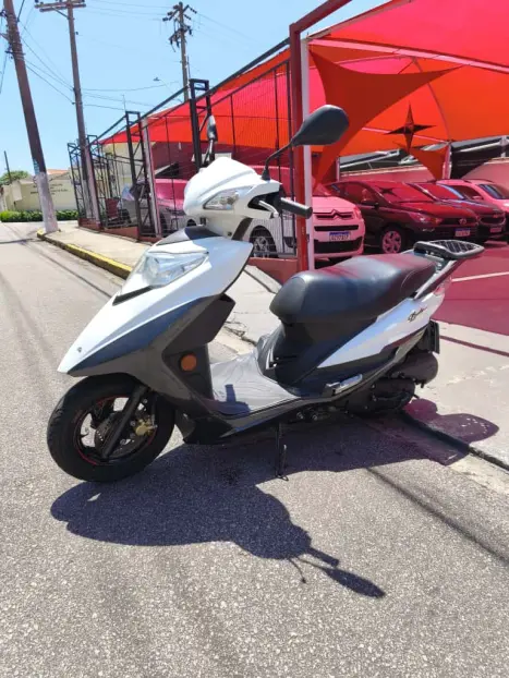 HAOJUE Lindy 125 , Foto 4